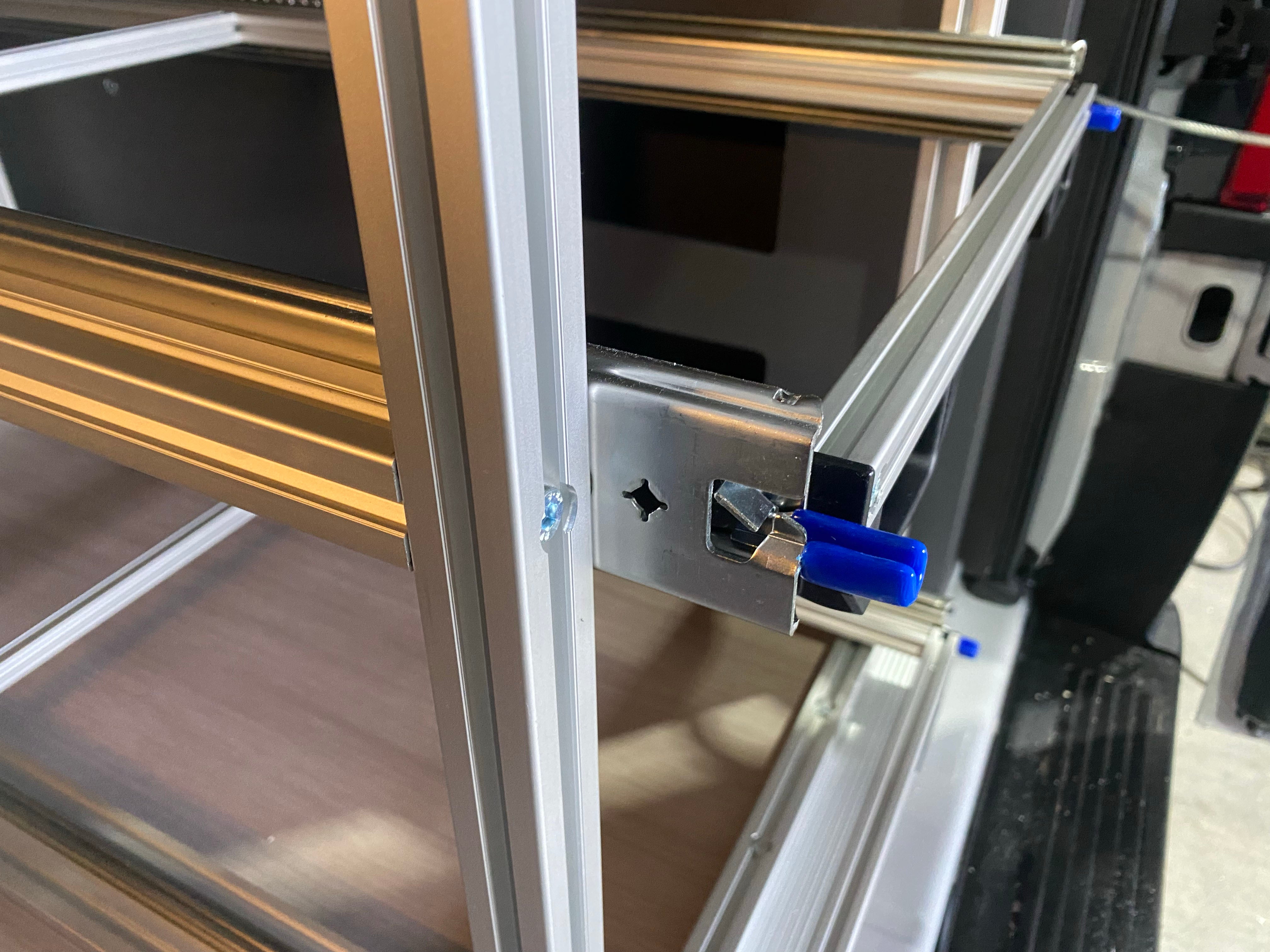 Heckauszug ADRIA TWIN 640 SLB - Ordnung und Sicherheit im Camper - Stabile Konstruktion Euroboxgenormt