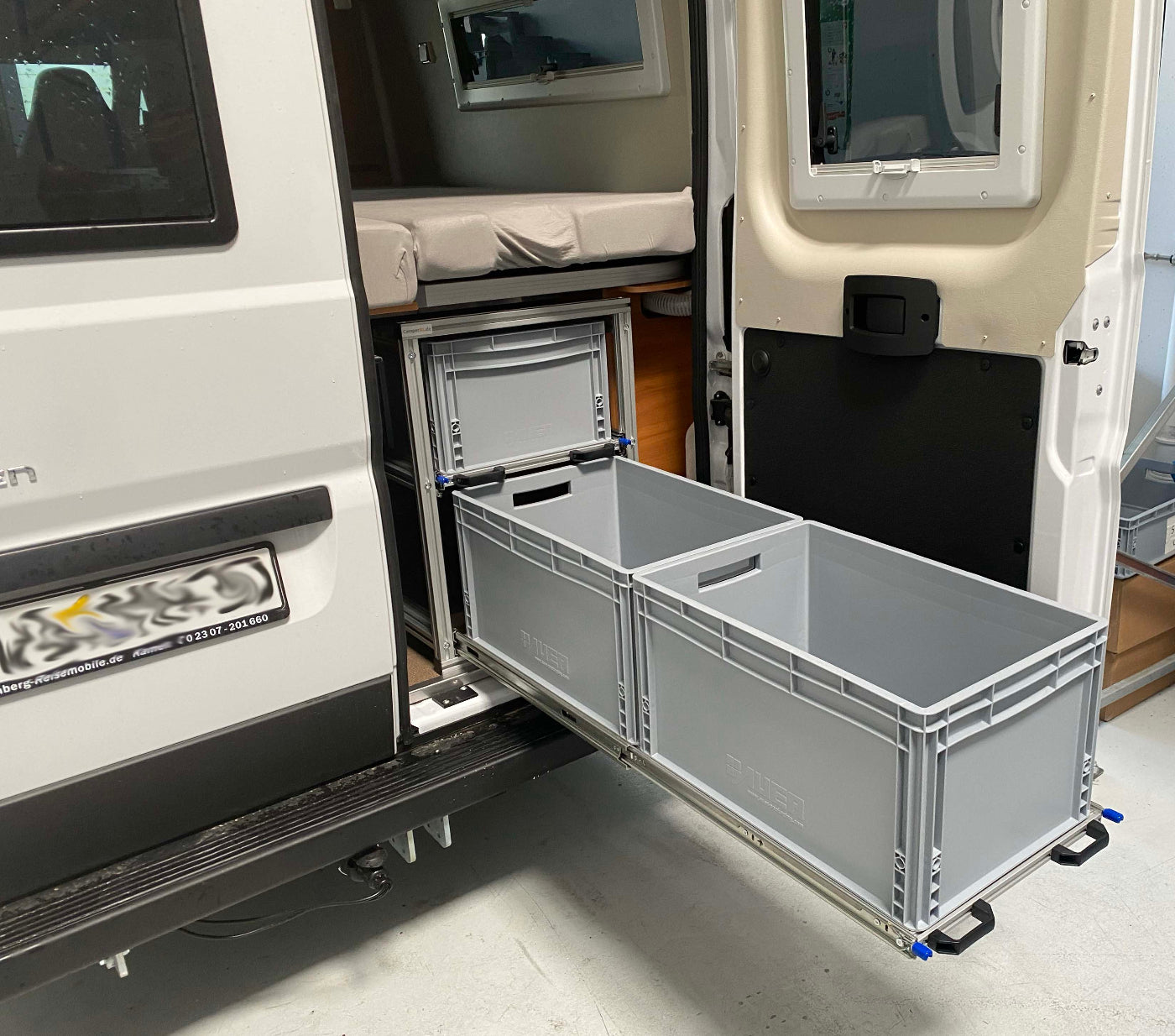 Heckgarage Pössl Summit 640 mit Auszug und Euroboxen