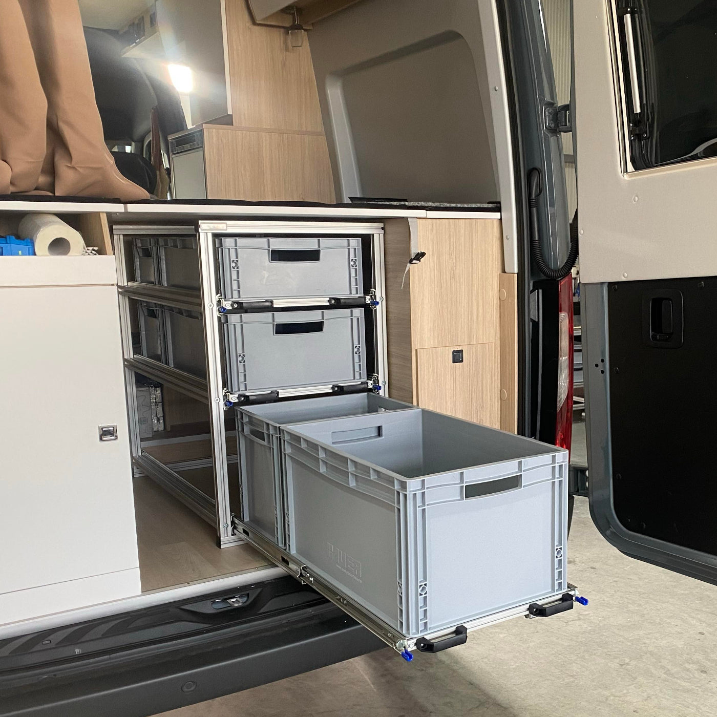 Heckgarage FRANKIA Yucon 6.0 BD mit Auszug und Euroboxen