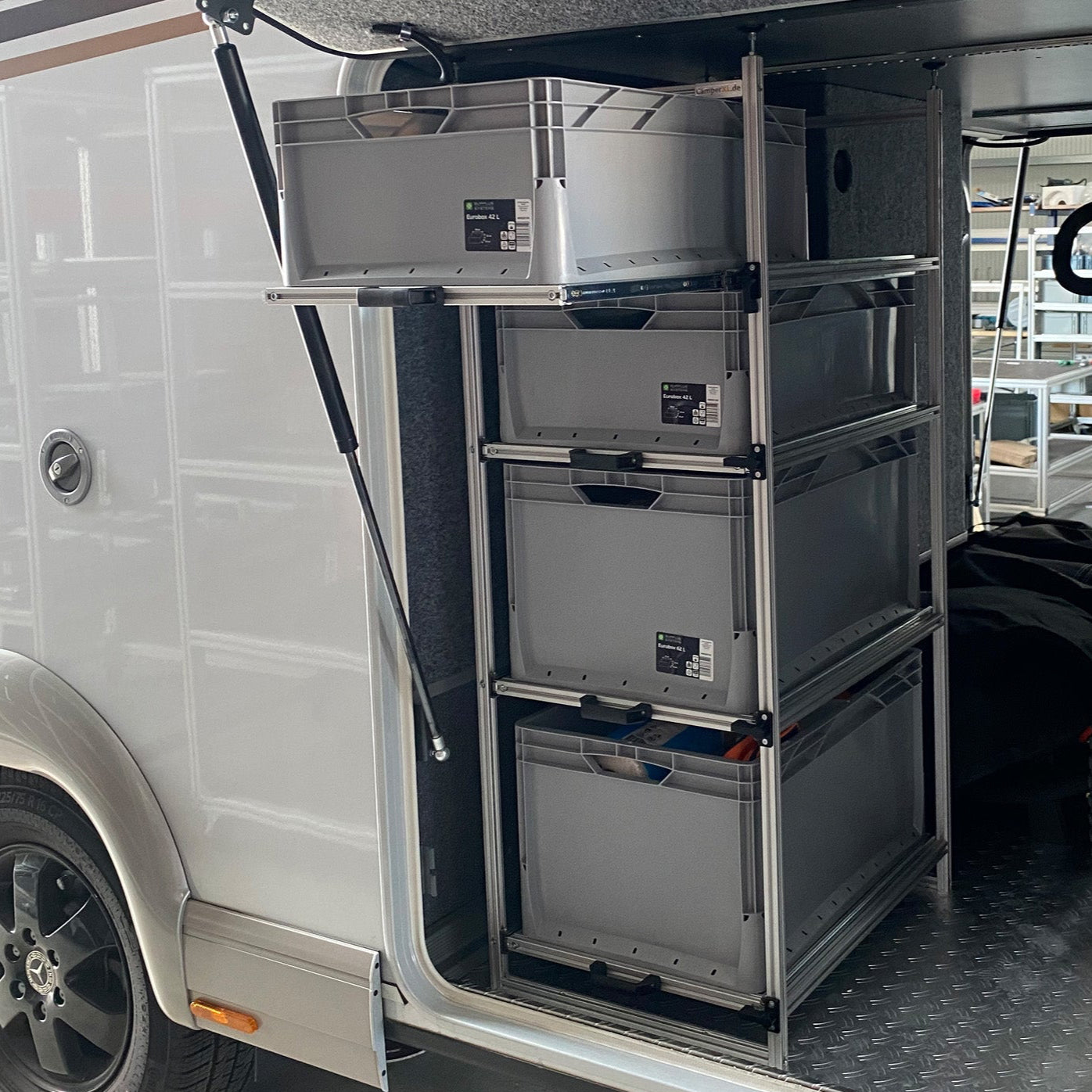 Wohnmobilregal Auszug Carthago e-line Eurobox 